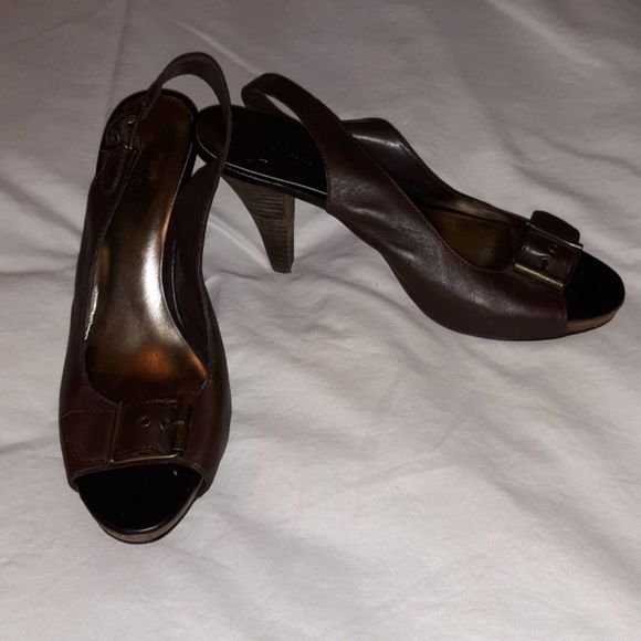 Vera Wang Exposed Dark Brown Slingback Peep Toes - Picture 2 of 7